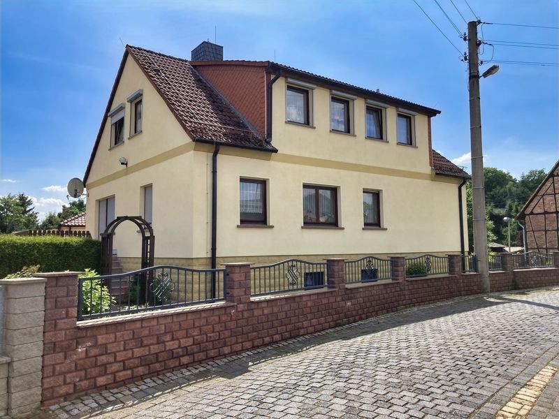 Viel Platz für die ganze Familie - Ein Haus mit vielen Möglichkeiten !